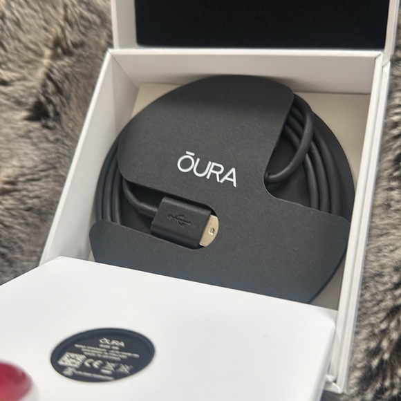 Oura Heritage 3 Silver Size 9 Fitness Ring - Picture 3 of 4